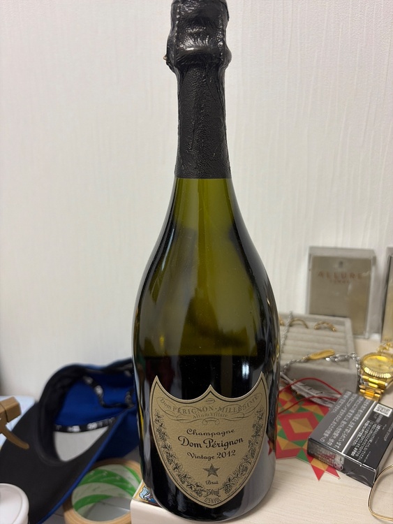 シャンパン ドン・ペリニヨン （お酒）の商品画像 - 査定依頼日：2025年12月21日 - 最高査定価格：17,000円