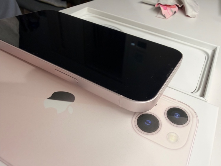 iPhone13ピンク256GB（スマホ）の商品画像 - 査定依頼日：2026年8月29日 - 最高査定価格：45,000円