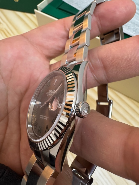 ロレックス デイトジャスト 126334（高級時計）の商品画像 - 査定依頼日：2025年12月9日 - 最高査定価格：2,200,000円