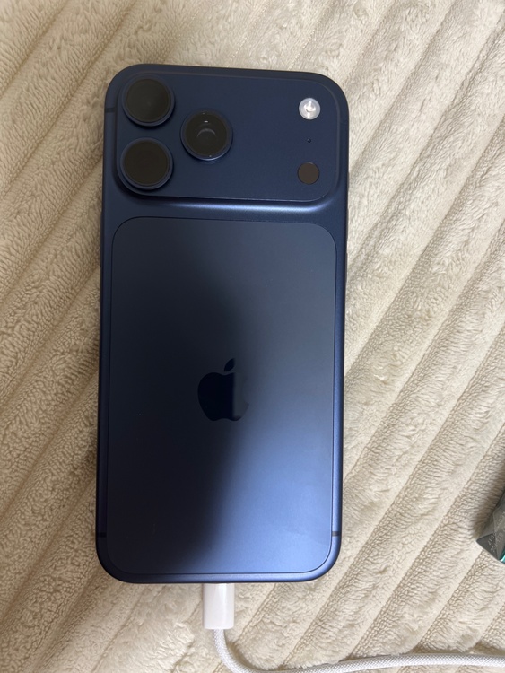 iPhone 17 Pro Max 256GB Softbank（スマホ）の商品画像 - 査定依頼日：2026年2月20日 - 最高査定価格：164,000円