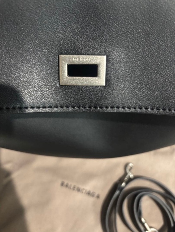 BALENCIAGA ロデオ　ミディアム（ブランドバッグ）の商品画像 - 査定依頼日：2026年3月21日 - 最高査定価格：330,000円