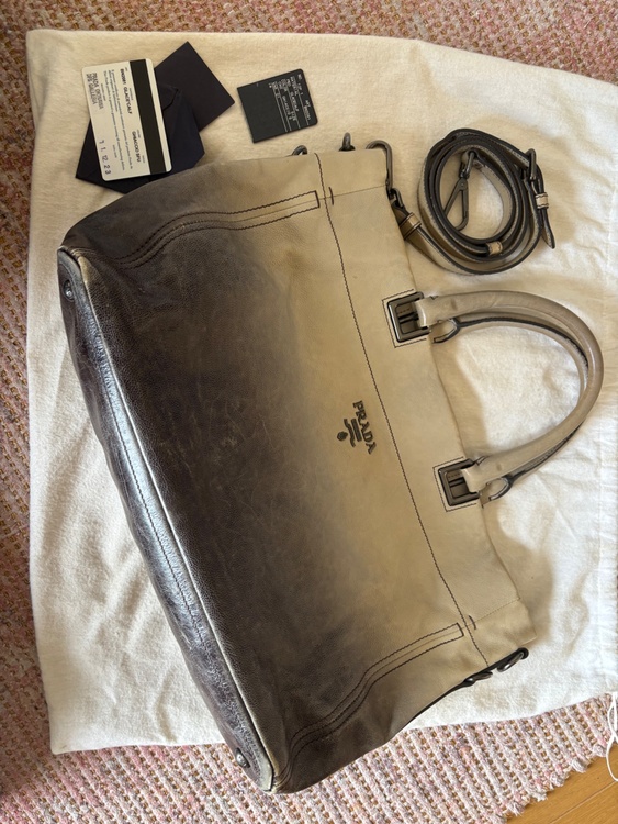 プラダ  （ブランドバッグ）の商品画像 - 査定依頼日：2025年12月23日 - 最高査定価格：40,000円