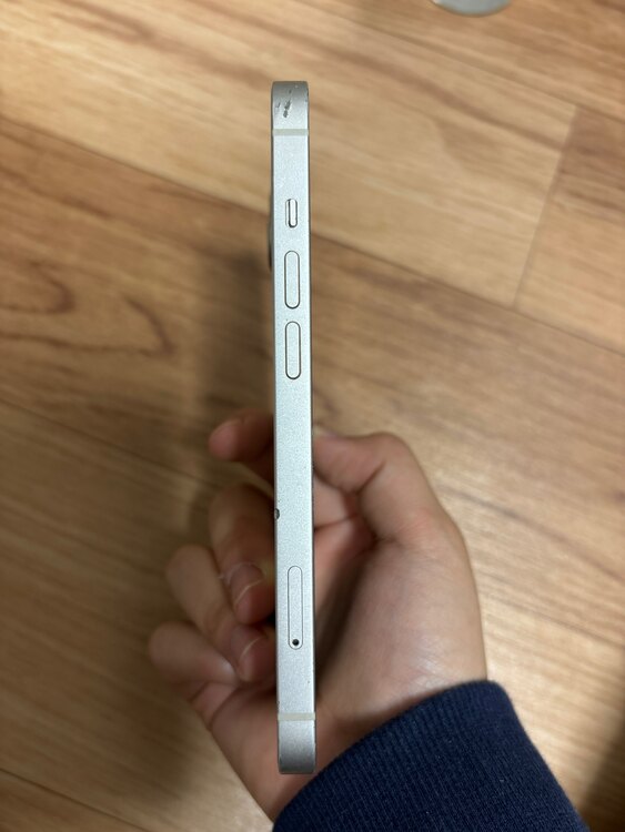 iPhone 13 256GB SIMフリー（スマホ）の商品画像 - 査定依頼日：2025年4月20日 - 最高査定価格：41,000円