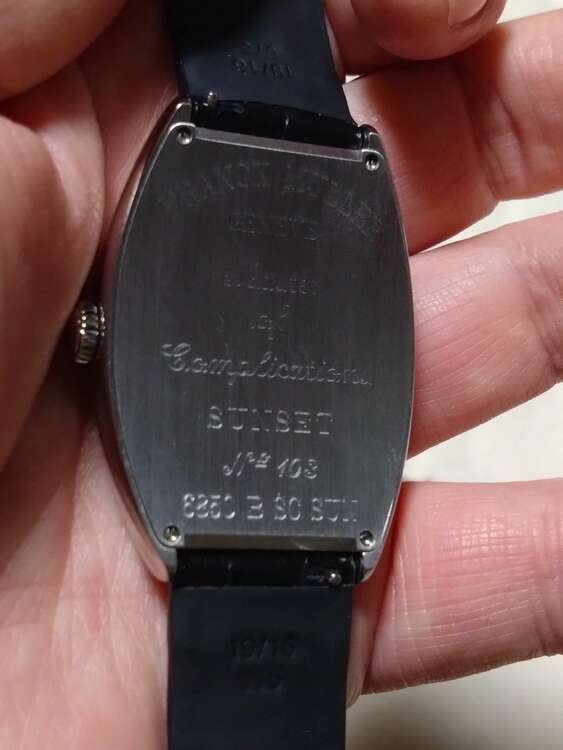 フランクミュラー トノウカーベックス （高級時計）の商品画像 - 査定依頼日：2025年4月16日 - 最高査定価格：350,000円