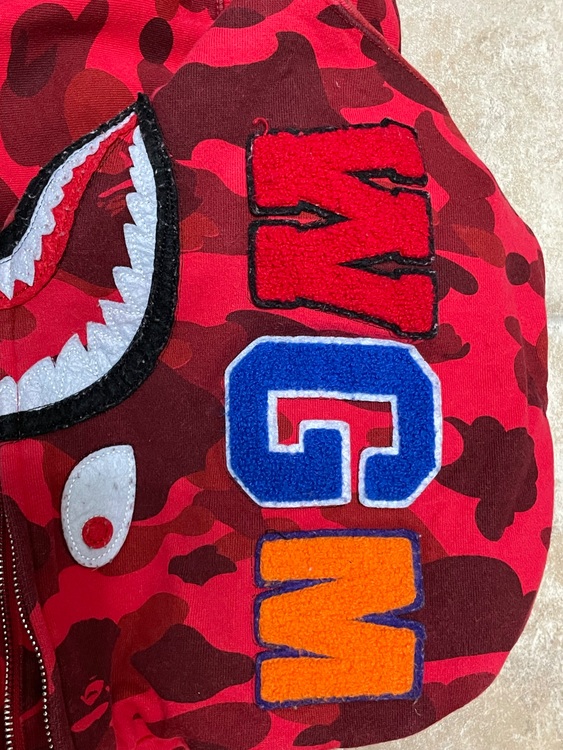 シャークパーカー（古着・ファッション）の商品画像 - 査定依頼日：2025年11月7日 - 最高査定価格：100,000円