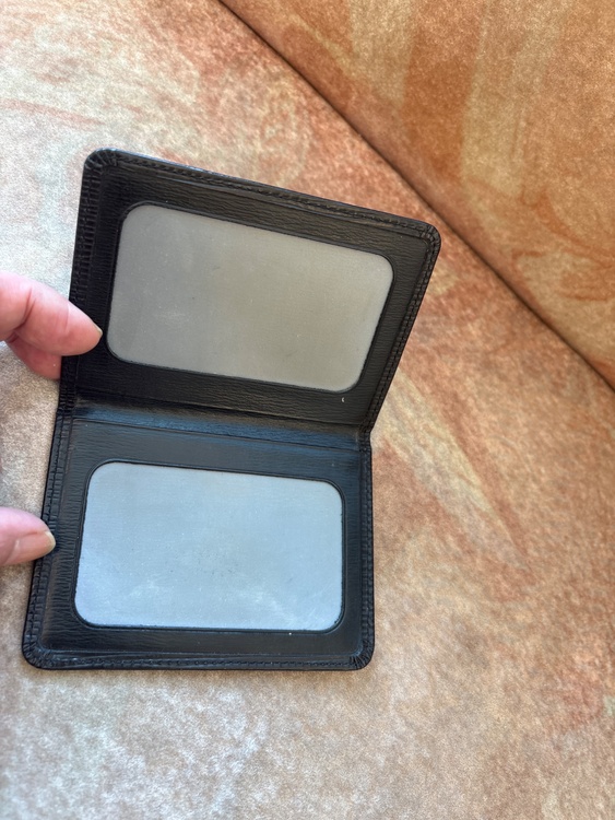 エピ　パスケース（ブランド財布・小物）の商品画像 - 査定依頼日：2026年1月23日 - 最高査定価格：2,000円