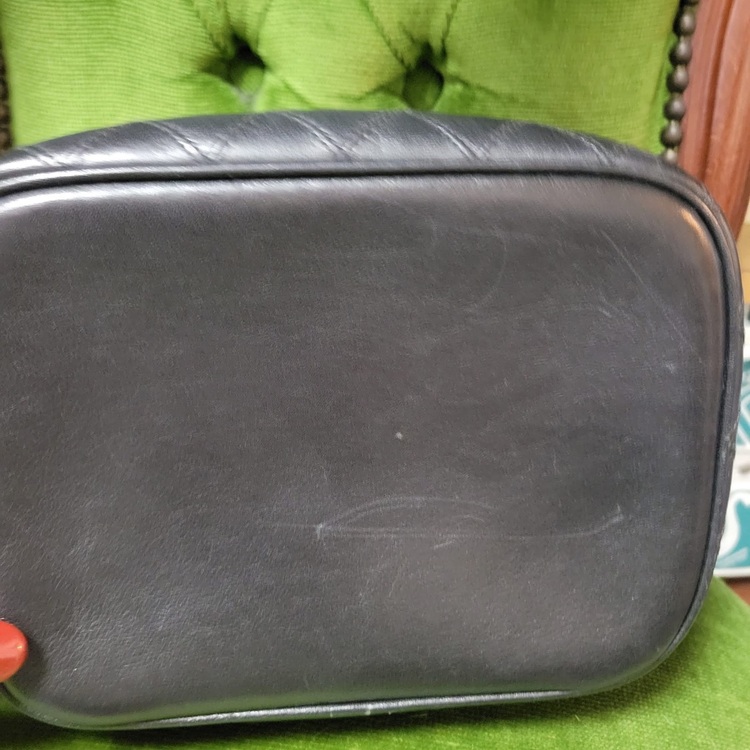 ヴィンテージバニティ（ブランド財布・小物）の商品画像 - 査定依頼日：2025年7月2日 - 最高査定価格：30,000円