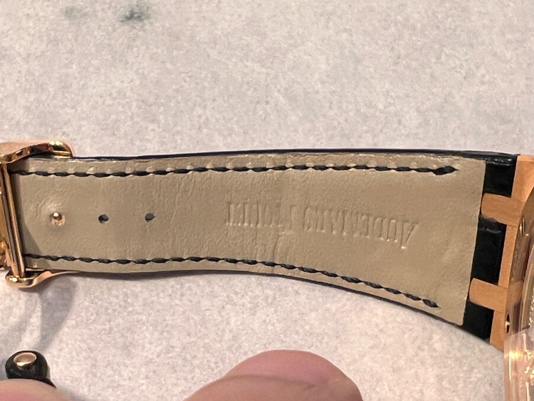 オーデマピゲ ロイヤルオーク （高級時計）の商品画像 - 査定依頼日：2025年11月13日 - 最高査定価格：7,800,000円