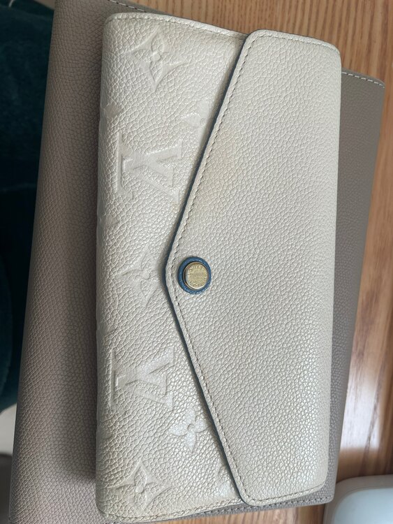 ルイビトン財布（ブランド財布・小物）の商品画像 - 査定依頼日：2025年2月7日 - 最高査定価格：30,000円