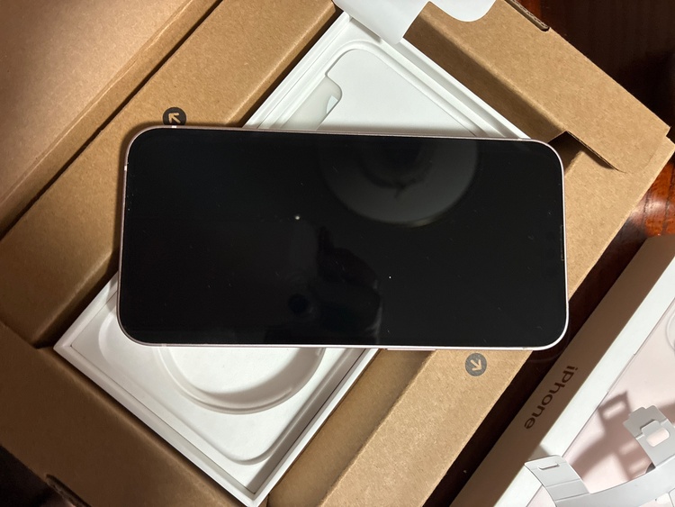 iPhone 13 128GB SIMフリー（スマホ）の商品画像 - 査定依頼日：2026年3月19日 - 最高査定価格：36,000円