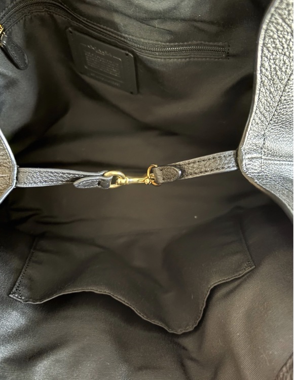 ショルダーバッグ（ブランドバッグ）の商品画像 - 査定依頼日：2026年2月23日 - 最高査定価格：3,000円