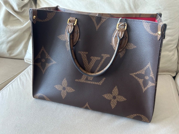 Louis Vuitton OnTheGo MM モノグラム（ブランドバッグ）の商品画像 - 査定依頼日：2026年7月19日 - 最高査定価格：200,000円
