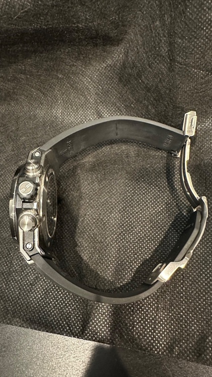 ウブロ ビックバン 411.NX.1170.RX（高級時計）の商品画像 - 査定依頼日：2026年2月8日 - 最高査定価格：1,150,000円