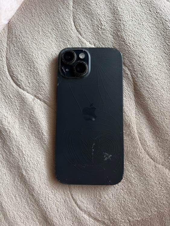 iPhone iPhone 15 128GB docomo（スマホ）の商品画像 - 査定依頼日：2026年6月25日 - 最高査定価格：57,000円