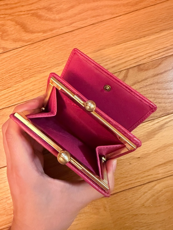 ウォレット（ブランド財布・小物）の商品画像 - 査定依頼日：2026年4月19日 - 最高査定価格：1,500円