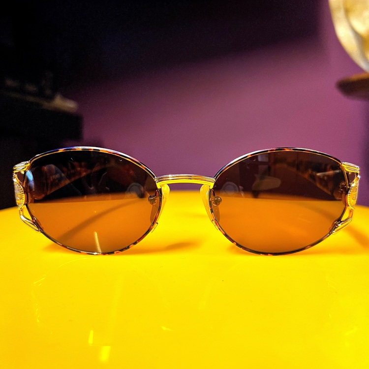 フェンディ  （ブランドバッグ）の商品画像 - 査定依頼日：2025年11月18日 - 最高査定価格：5,200円