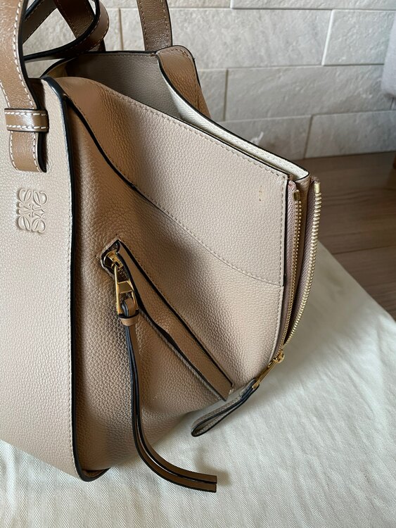 ロエベハンモックスモールサンド（ブランドバッグ）の商品画像 - 査定依頼日：2025年3月5日 - 最高査定価格：140,000円