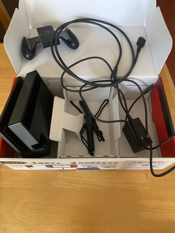 Nintendo Switch本体 /Joy-Con(L) ネオンブルー/(R)（ゲーム機本体・ゲームソフト）の商品画像 - 査定依頼日：2022年10月11日 - 最高査定価格：25,000円