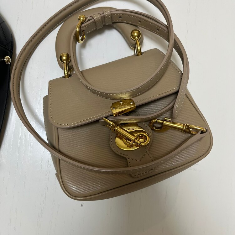 Burberry ハンドバッグ DK88 バーバリー（ブランドバッグ）の商品画像 - 査定依頼日：2025年3月7日 - 最高査定価格：20,000円