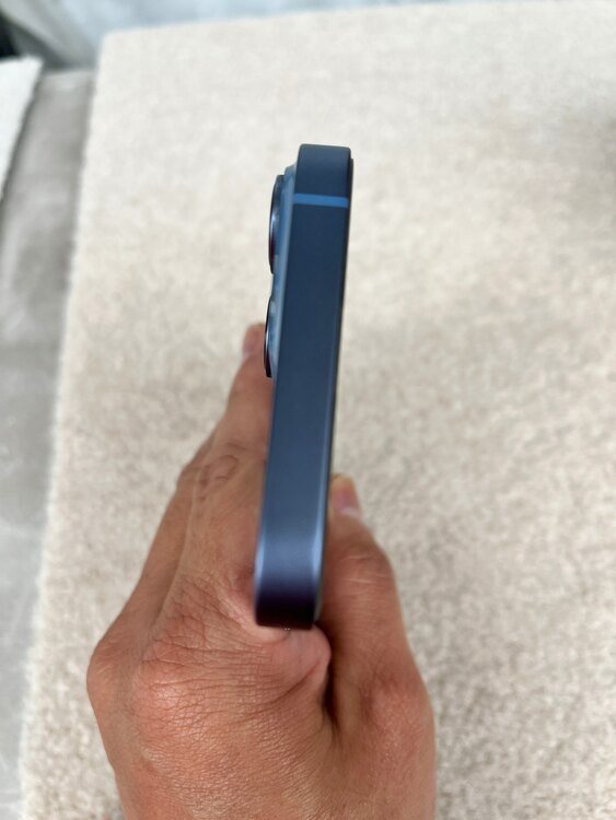 iPhone 14 256GB docomo（スマホ）の商品画像 - 査定依頼日：2025年5月9日 - 最高査定価格：54,000円