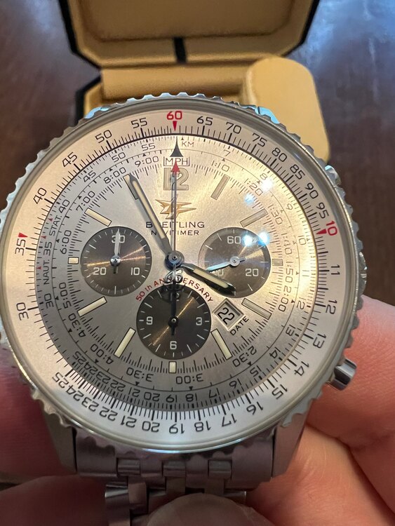 ブライトリング ナビタイマー A412E05Np（高級時計）の商品画像 - 査定依頼日：2025年5月31日 - 最高査定価格：485,000円