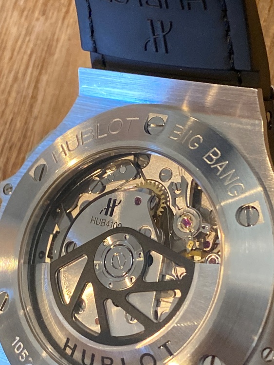ウブロ ビックバン HBU410（高級時計）の商品画像 - 査定依頼日：2026年1月6日 - 最高査定価格：720,000円