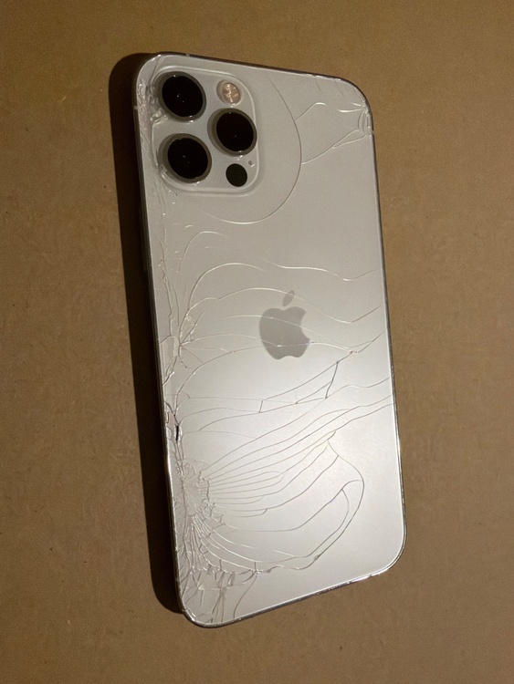 iPhone 12 Pro 256GB SIMフリー（スマホ）の商品画像 - 査定依頼日：2026年2月1日 - 最高査定価格：31,000円