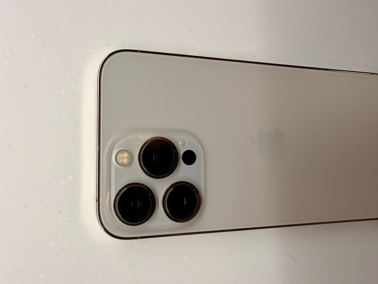iPhone13 Pro 512GB Gold（スマホ）の商品画像 - 査定依頼日：2026年9月14日 - 最高査定価格：50,000円