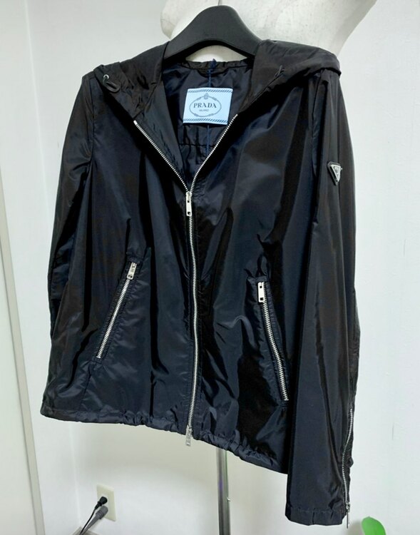 ナイロンブルゾン29Z597F0002NERO（古着・ファッション）の商品画像 - 査定依頼日：2025年4月19日 - 最高査定価格：8,000円