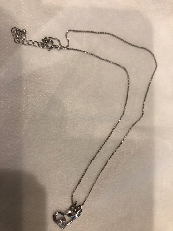 ティファニー、無名なネックレス、プラチナの指輪で小さいダイヤが３つ（金・貴金属）の商品画像 - 査定依頼日：2022年7月11日