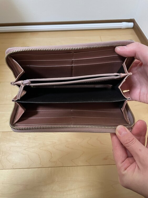 長財布（ブランド財布・小物）の商品画像 - 査定依頼日：2025年2月15日 - 最高査定価格：4,400円