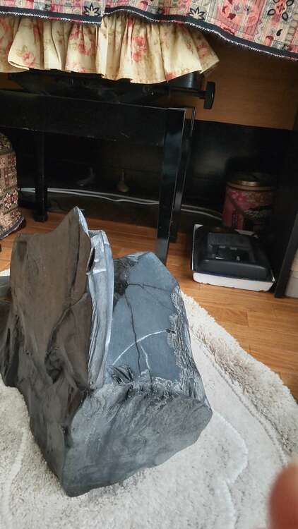 鑑賞石那智黒石？（美術品・骨董品）の商品画像 - 査定依頼日：2025年3月4日 - 最高査定価格：1,000円