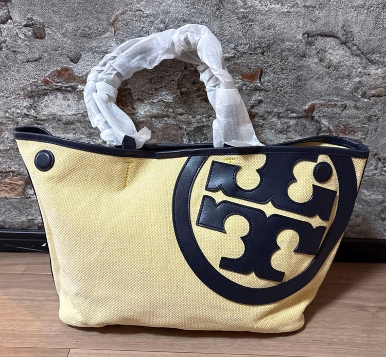 TORY BURCH■トートバッグキャンバス レザー ライトイエロー紺（ブランドバッグ）の商品画像 - 査定依頼日：2026年7月6日 - 最高査定価格：100,000円