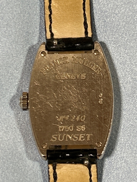 フランクミュラー トノウカーベックス GENEVE SUNSET 1750S（高級時計）の商品画像 - 査定依頼日：2026年3月16日 - 最高査定価格：1,580,000円