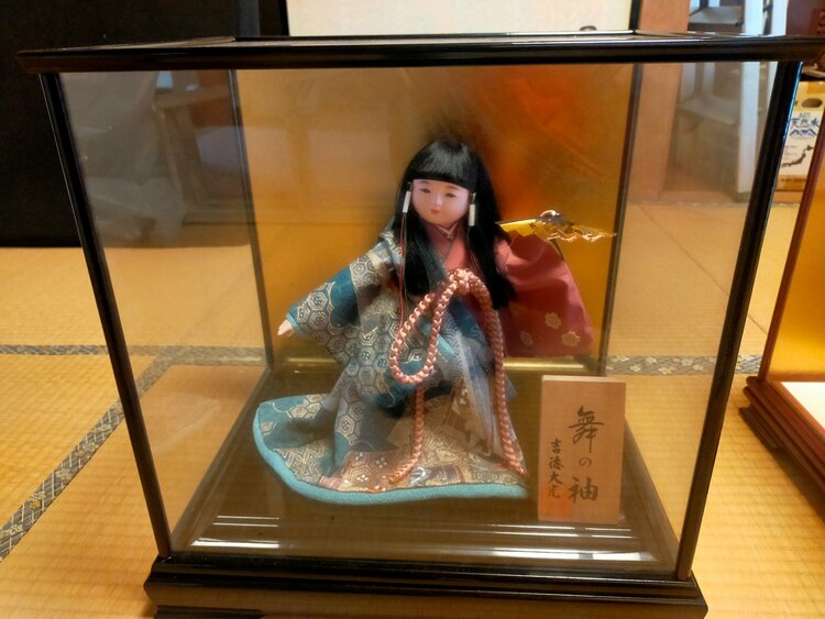 日本人形（美術品・骨董品）の商品画像 - 査定依頼日：2026年6月4日 - 最高査定価格：5,000円