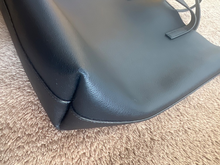 サンローランボールドショッピングバッグ（ブランドバッグ）の商品画像 - 査定依頼日：2025年10月30日 - 最高査定価格：75,000円