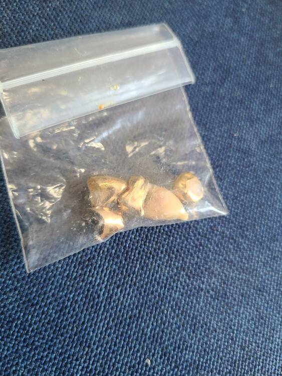 金歯　925アクセ　（金・貴金属）の商品画像 - 査定依頼日：2026年3月12日 - 最高査定価格：100,000円