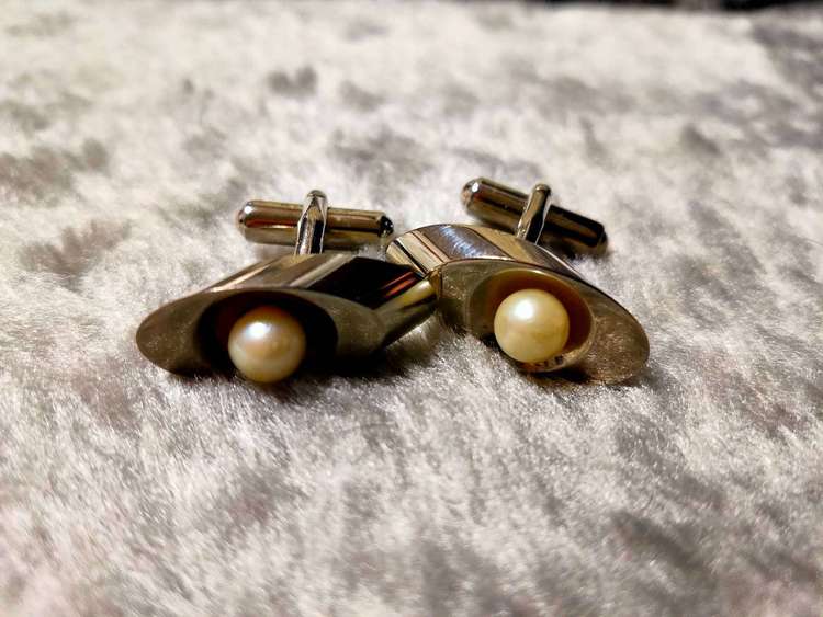 真珠　パール　カフスピン&ネクタイピンセット　シルバーの可能性あり（確認できず）（宝石）の商品画像 - 査定依頼日：2023年2月11日