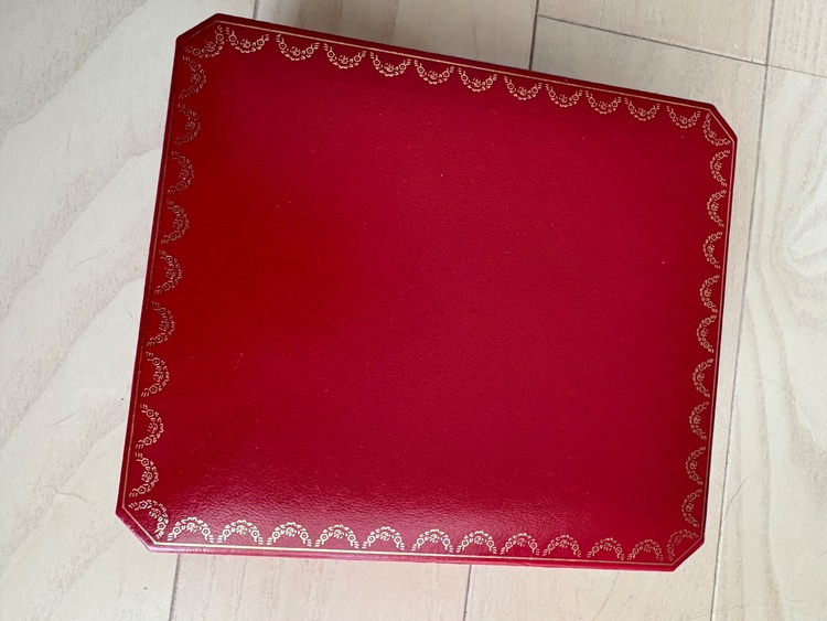 タンクフランセーズSM W51008Q3 2300（高級時計）の商品画像 - 査定依頼日：2025年9月10日 - 最高査定価格：320,000円