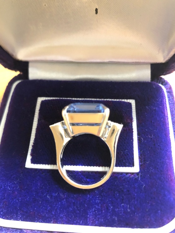 アクアマリン　指輪（宝石）の商品画像 - 査定依頼日：2025年7月22日 - 最高査定価格：99,999,999円