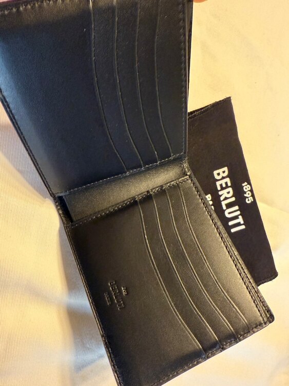 BERLUTI マコレ Scritto（ブランド財布・小物）の商品画像 - 査定依頼日：2025年5月10日 - 最高査定価格：33,000円