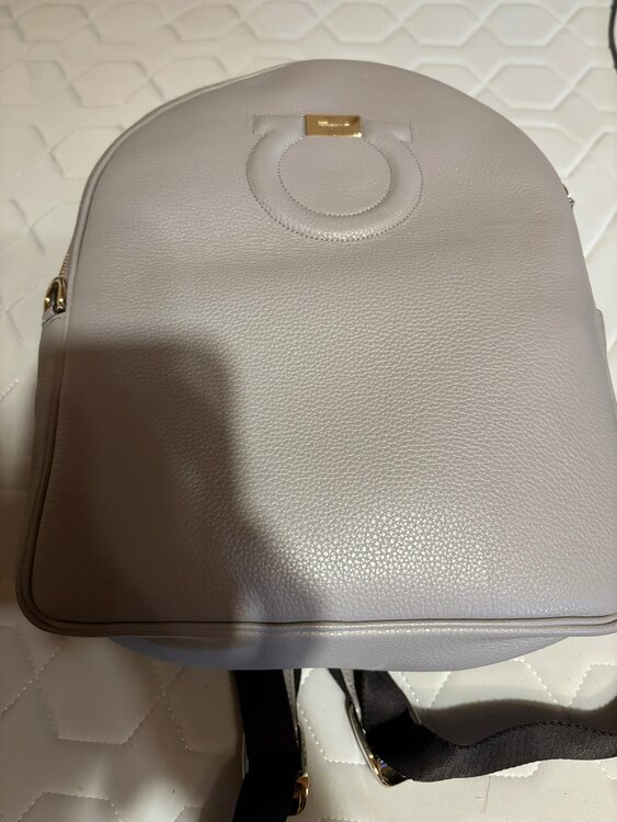 ガンチーニ バックパック（ブランドバッグ）の商品画像 - 査定依頼日：2025年5月8日 - 最高査定価格：30,000円