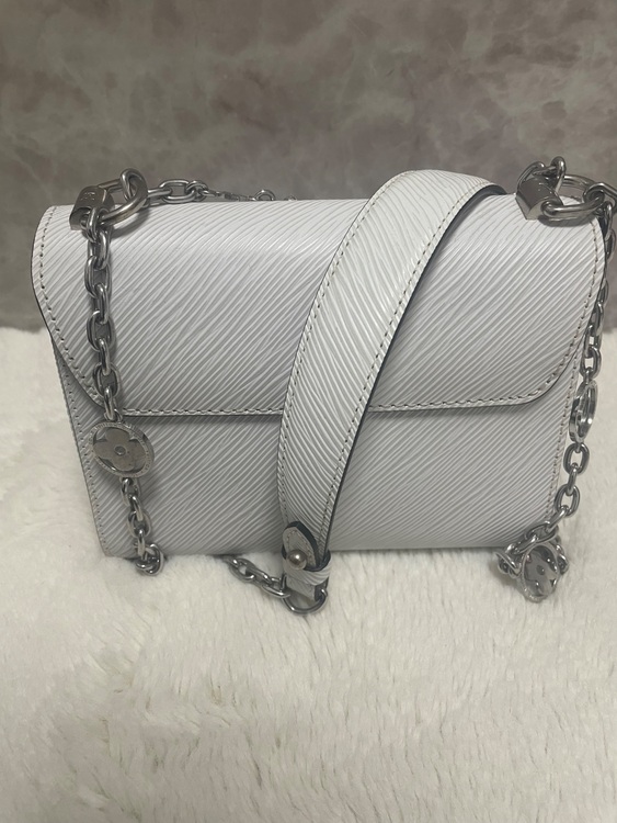 ツイスト エピ （ブランドバッグ）の商品画像 - 査定依頼日：2025年7月6日 - 最高査定価格：110,000円