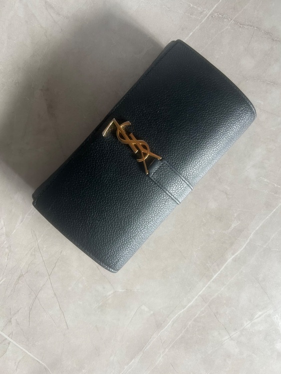 イブサンローラン  （ブランドバッグ）の商品画像 - 査定依頼日：2025年8月4日 - 最高査定価格：38,000円