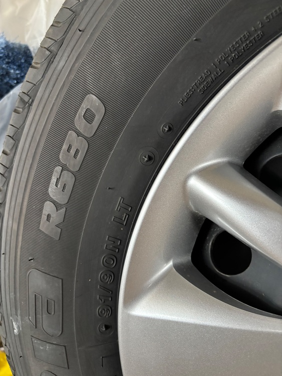 タイヤ ホイールセット 4本（カー用品）の商品画像 - 査定依頼日：2025年6月13日 - 最高査定価格：4,500円