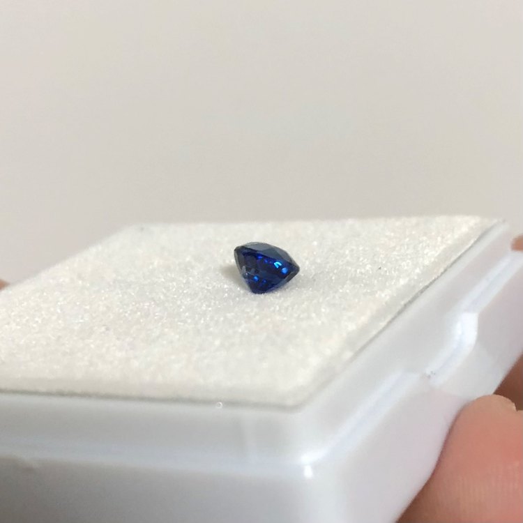 ロイヤルブルーサファイア（宝石）の商品画像 - 査定依頼日：2022年10月4日 - 最高査定価格：20,000円