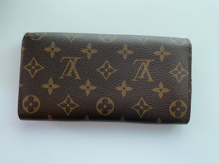 ポルトフォイユ　サラ（ブランド財布・小物）の商品画像 - 査定依頼日：2025年9月27日 - 最高査定価格：16,000円