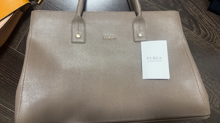FURLA SOFIA（ブランドバッグ）の商品画像 - 査定依頼日：2026年4月2日 - 最高査定価格：2,000円