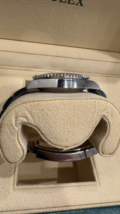 ロレックス　サブマリーナ　116610LV（高級時計）の商品画像 - 査定依頼日：2025年7月6日 - 最高査定価格：2,550,000円