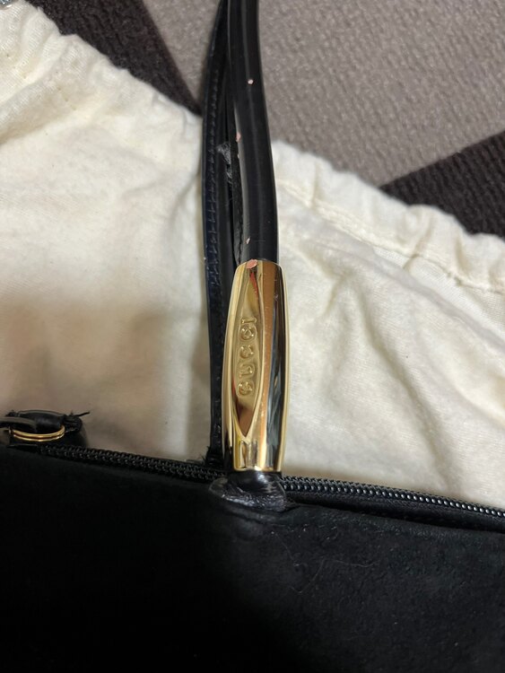 グッチ トート ビジネスバッグ スウェード 黒 フォーマル FP777（ブランドバッグ）の商品画像 - 査定依頼日：2025年4月2日 - 最高査定価格：7,000円